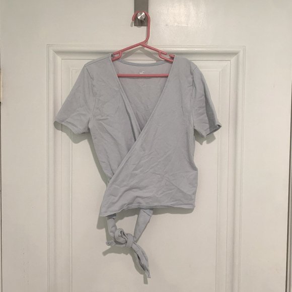 Hollister Soft Light Blue Wrap Front Tie-Up T-Shirt - Picture 2 of 7